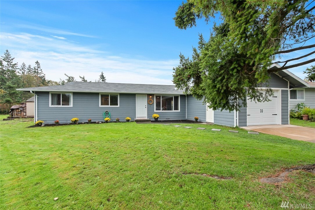 Property Photo:  2111 33rd St  WA 98221 