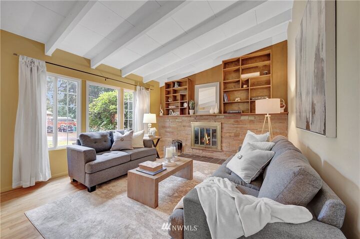 Property Photo:  1603 N 157th  WA 98133 