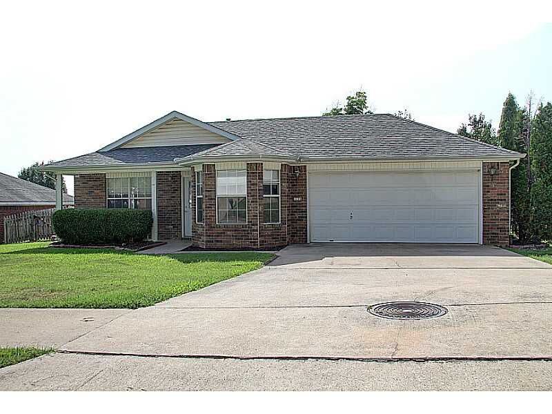 Property Photo:  1135 S China Berry Lane  AR 72704 