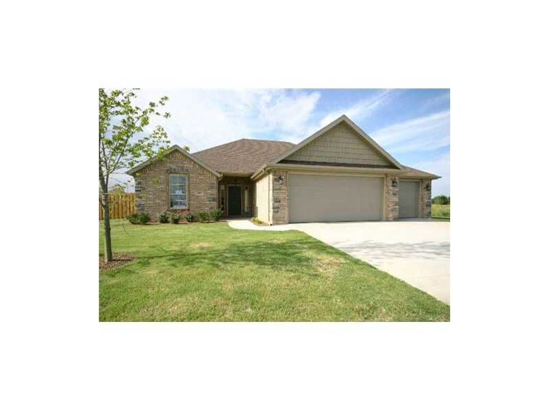 Property Photo: 401 Torino Place AR 72719