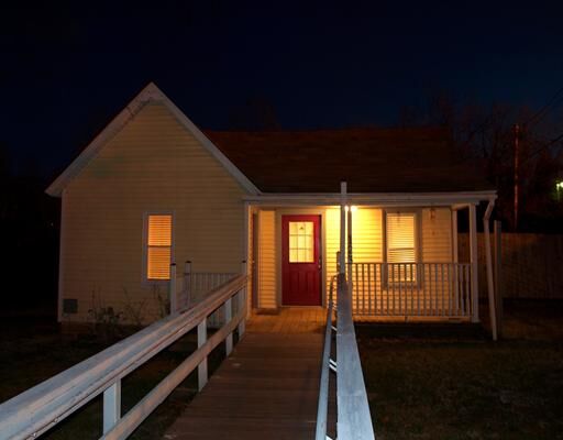 Property Photo: 123 E Cleburn Street AR 72701