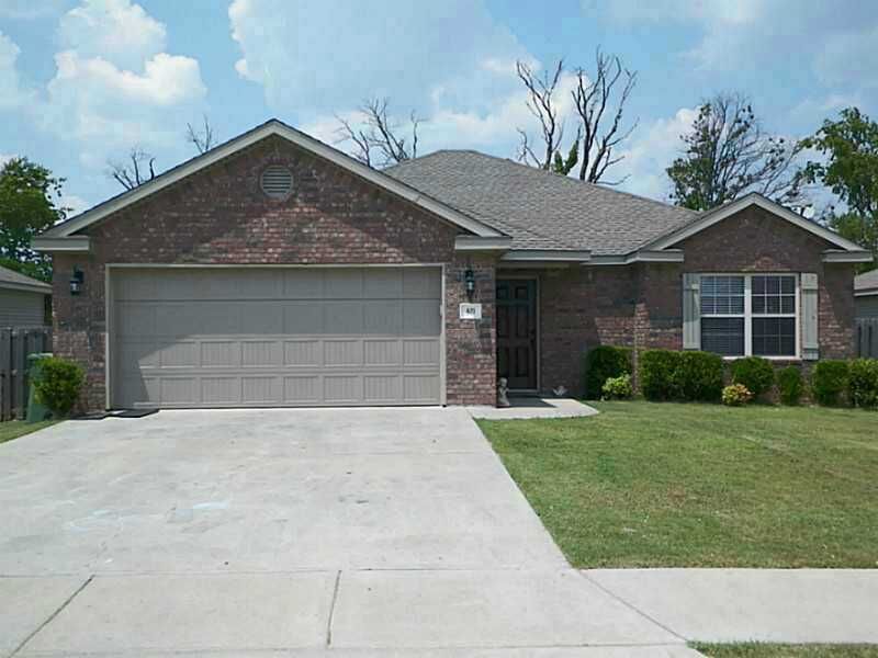 Property Photo:  421 McCann Street  AR 72758 