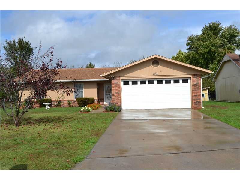 Property Photo:  2501 W Easy Street  AR 72756 