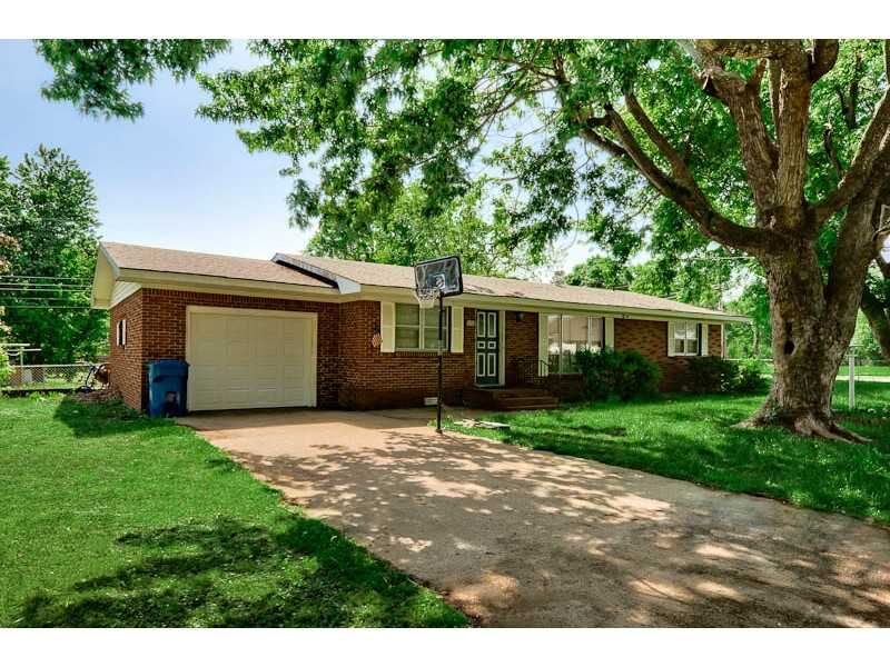 Property Photo: 928 Asboth Street AR 72751