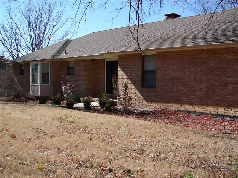 Property Photo:  2862 E Hyland Park Road  AR 72701 