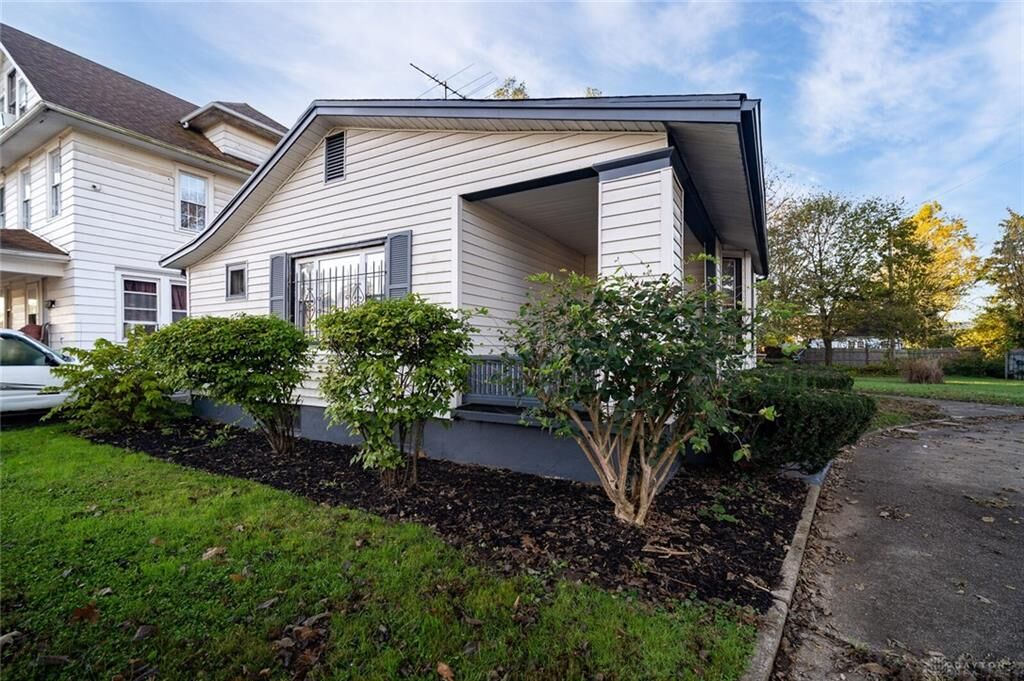 Property Photo:  704 10th Avenue  OH 45044 