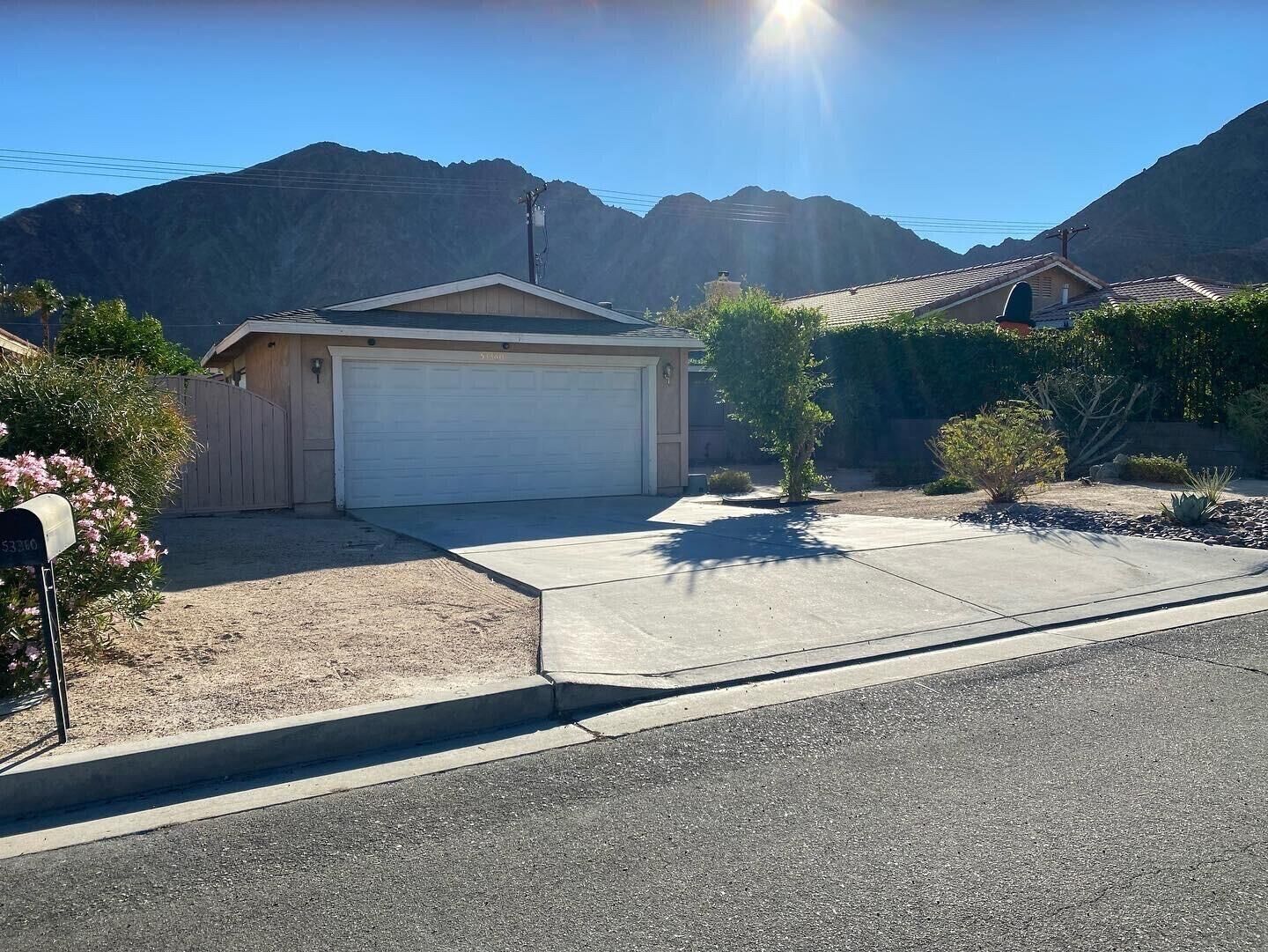 Property Photo:  53360 Avenida Villa  CA 92253 