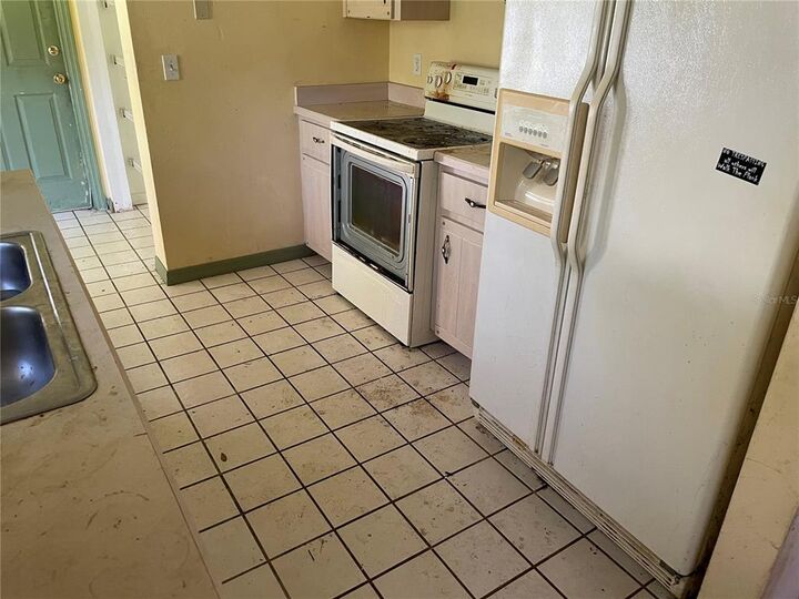 Property Photo: 2437 Claire Avenue FL 32168