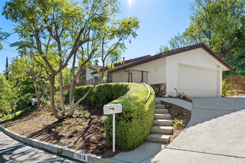 Property Photo:  17016 Cotter Place  CA 91436 