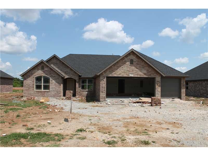 Property Photo:  1806 SW Birch Street  AR 72712 