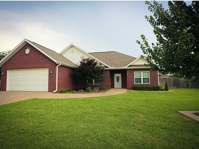 Property Photo: 555 Lynn Drive AR 72751