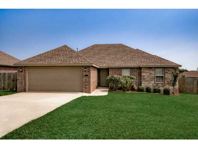 Property Photo: 2800 N Seneca Avenue AR 72704