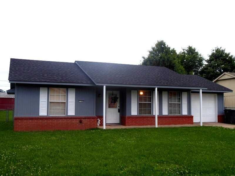 Property Photo: 1709 S H Street AR 72756