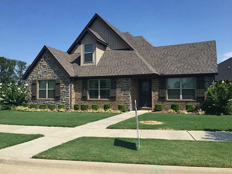 Property Photo: 3212 SW Warberry Avenue AR 72712