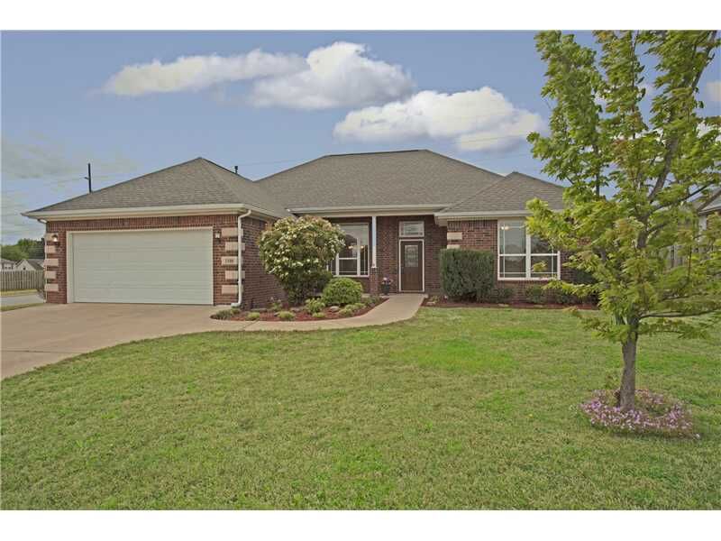 Property Photo: 1102 SW Tinsley Street AR 72712