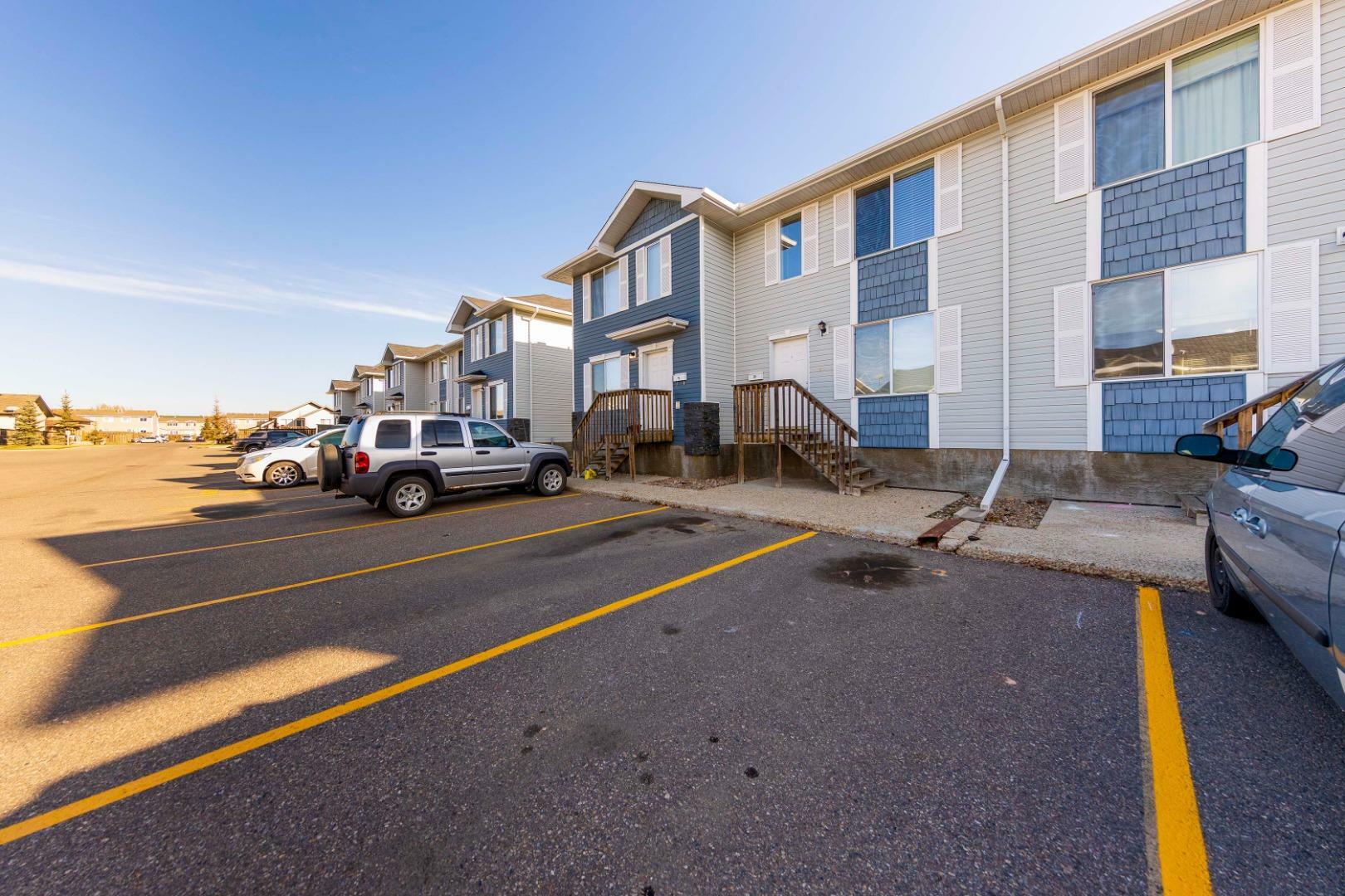 Property Photo: 10, 4729 18 Street 10 SK S9V 1P3