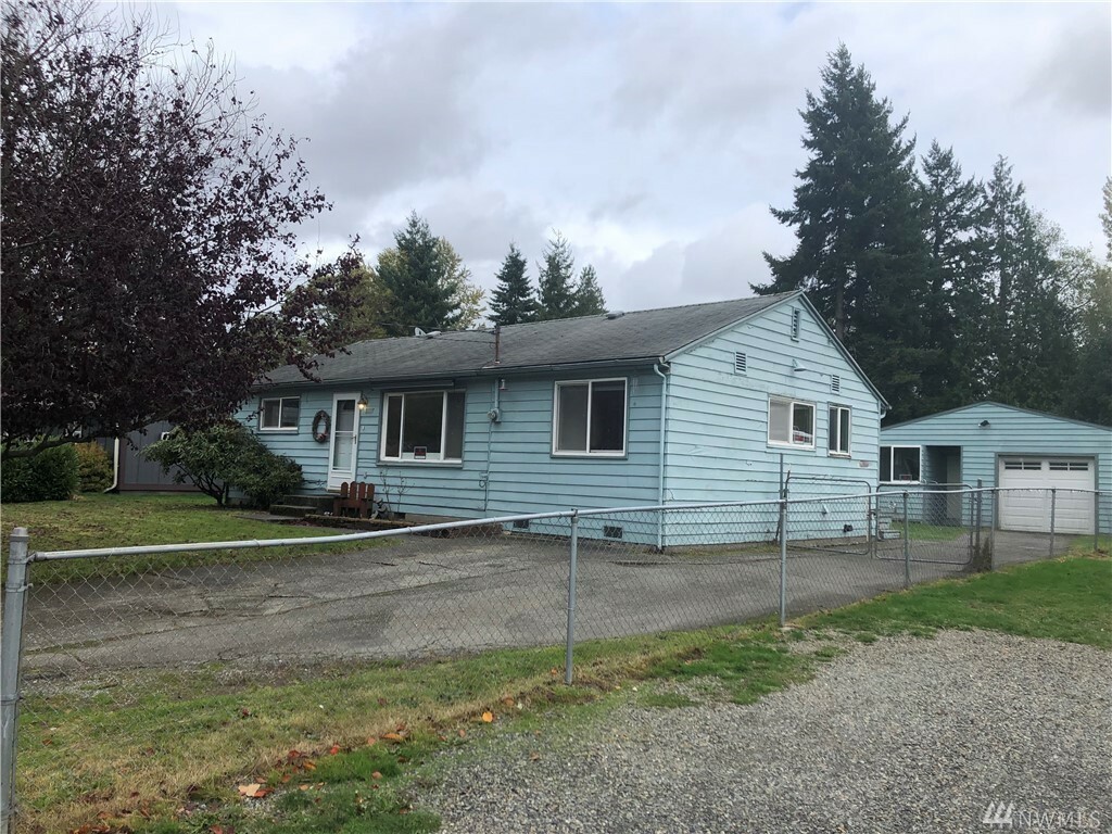 Property Photo:  11117 6th Ave W  WA 98204 