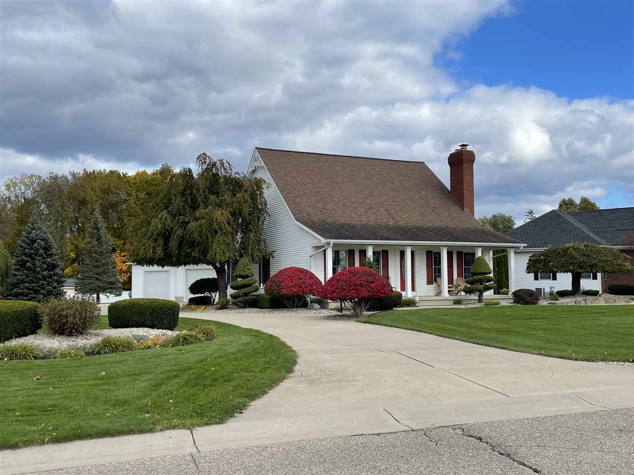 Property Photo:  9153 Woodridge Drive  MI 48439 