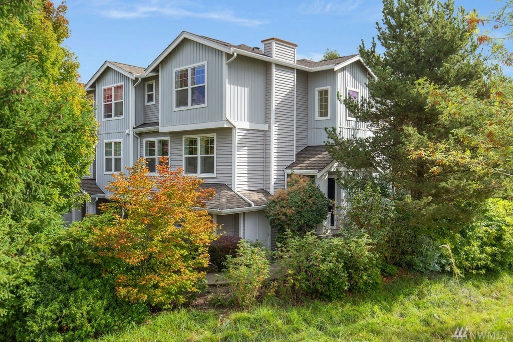 Property Photo:  6807 Holly Park Dr S  WA 98118 