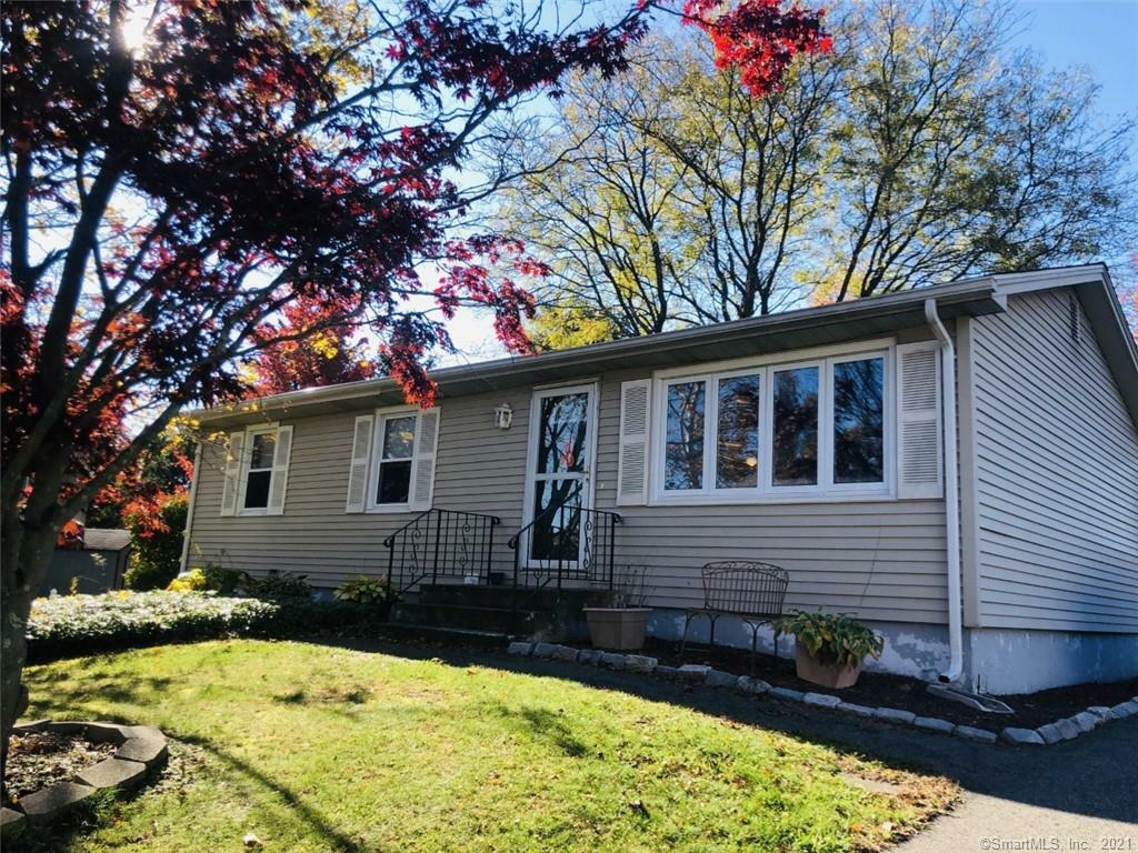 Property Photo: 49 Rosemary Terrace CT 06451