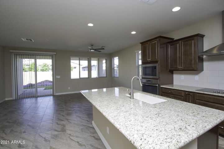 Property Photo: 3874 E Loma Vista Street AZ 85295