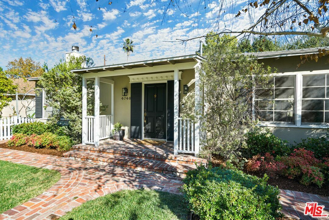 Property Photo:  4748   Columbus Ave  CA 91403 