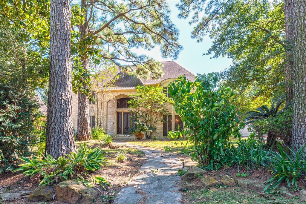 Property Photo:  8011 Dutch Oak Circle  TX 77379 