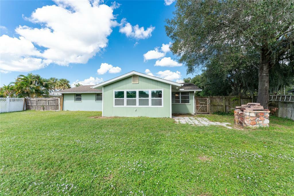 Property Photo:  455 Palm Creek Drive  FL 34223 