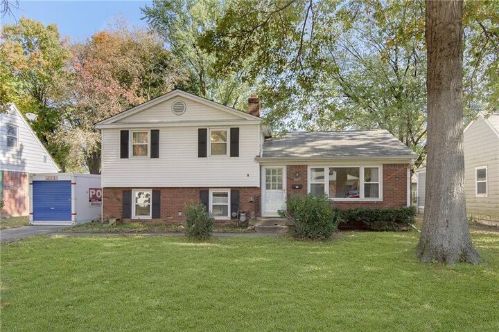 6027 Hillside Drive E  Indianapolis IN 46220 photo