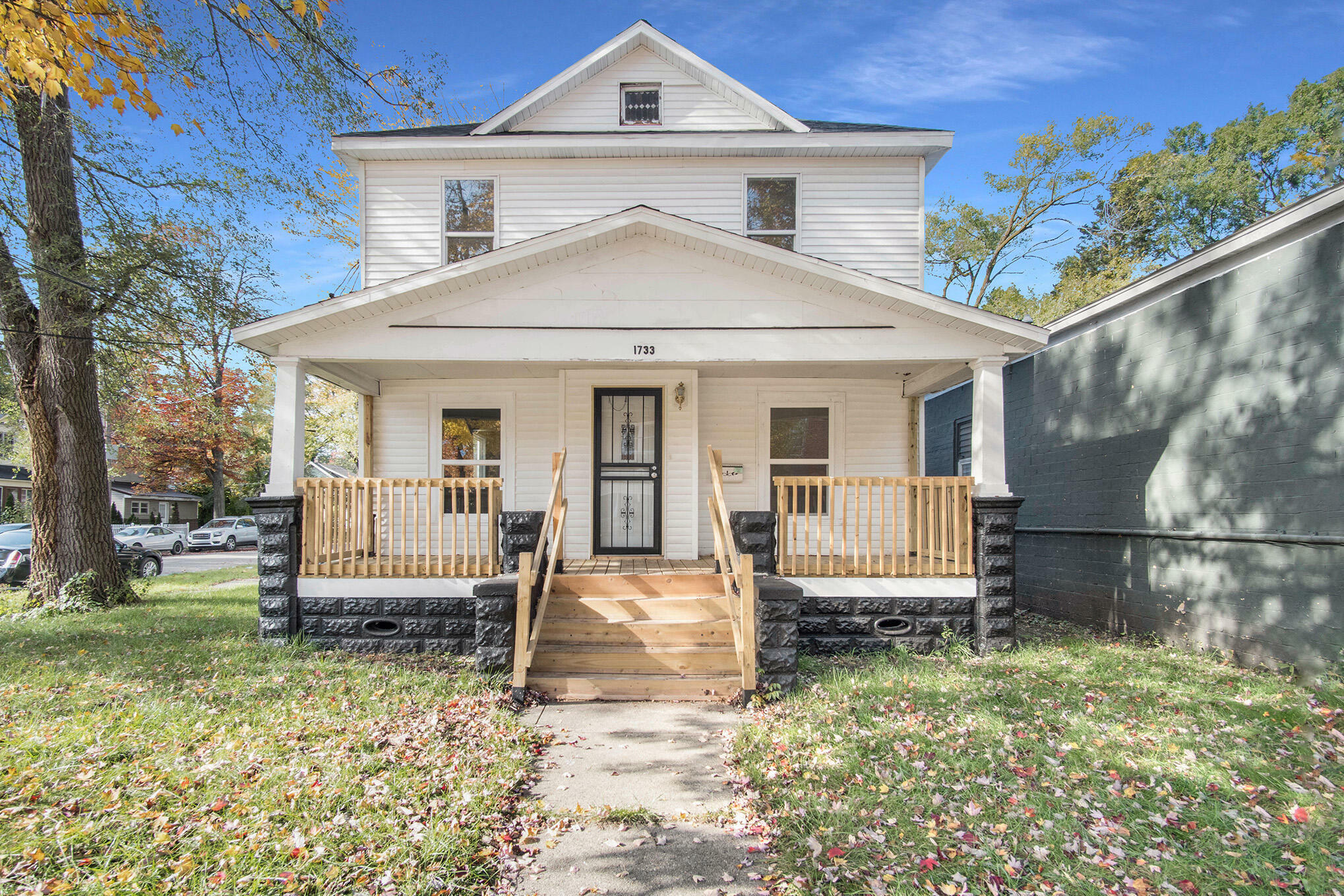 Property Photo:  1733 Beidler Street  MI 49441 