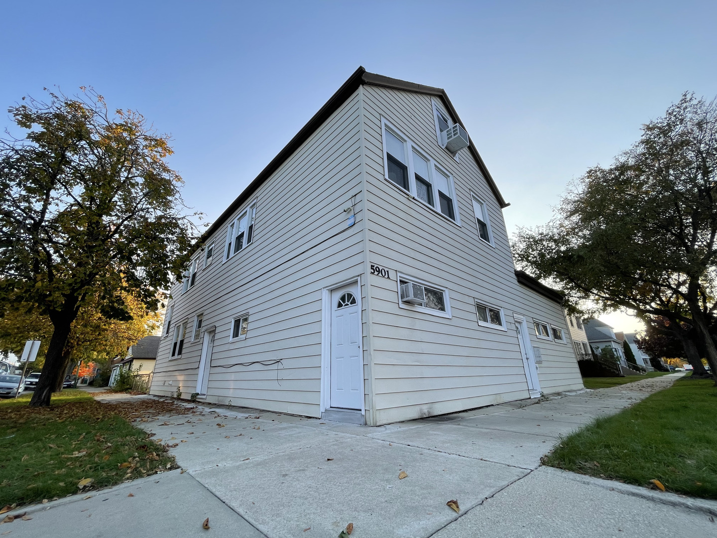 Property Photo:  5901 W Giddings Street 1W  IL 60630 