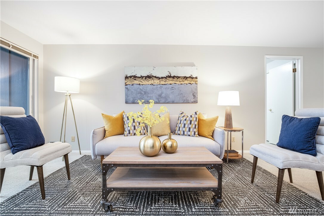 Property Photo: 7111 Linden Ave N 302 WA 98103