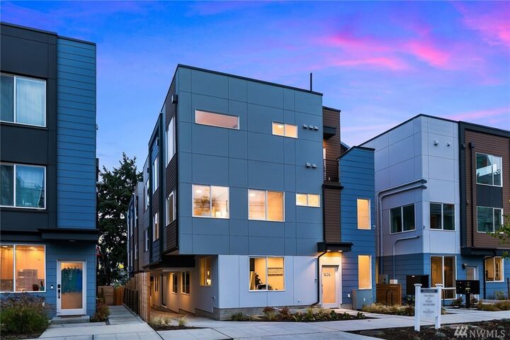 Property Photo: 1424 B 24th Ave WA 98122