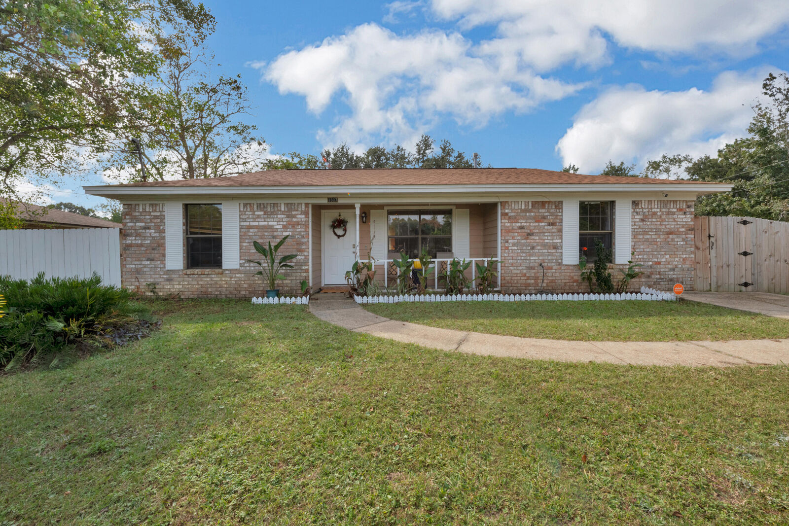 Property Photo: 1307 Dog Track Road FL 32506