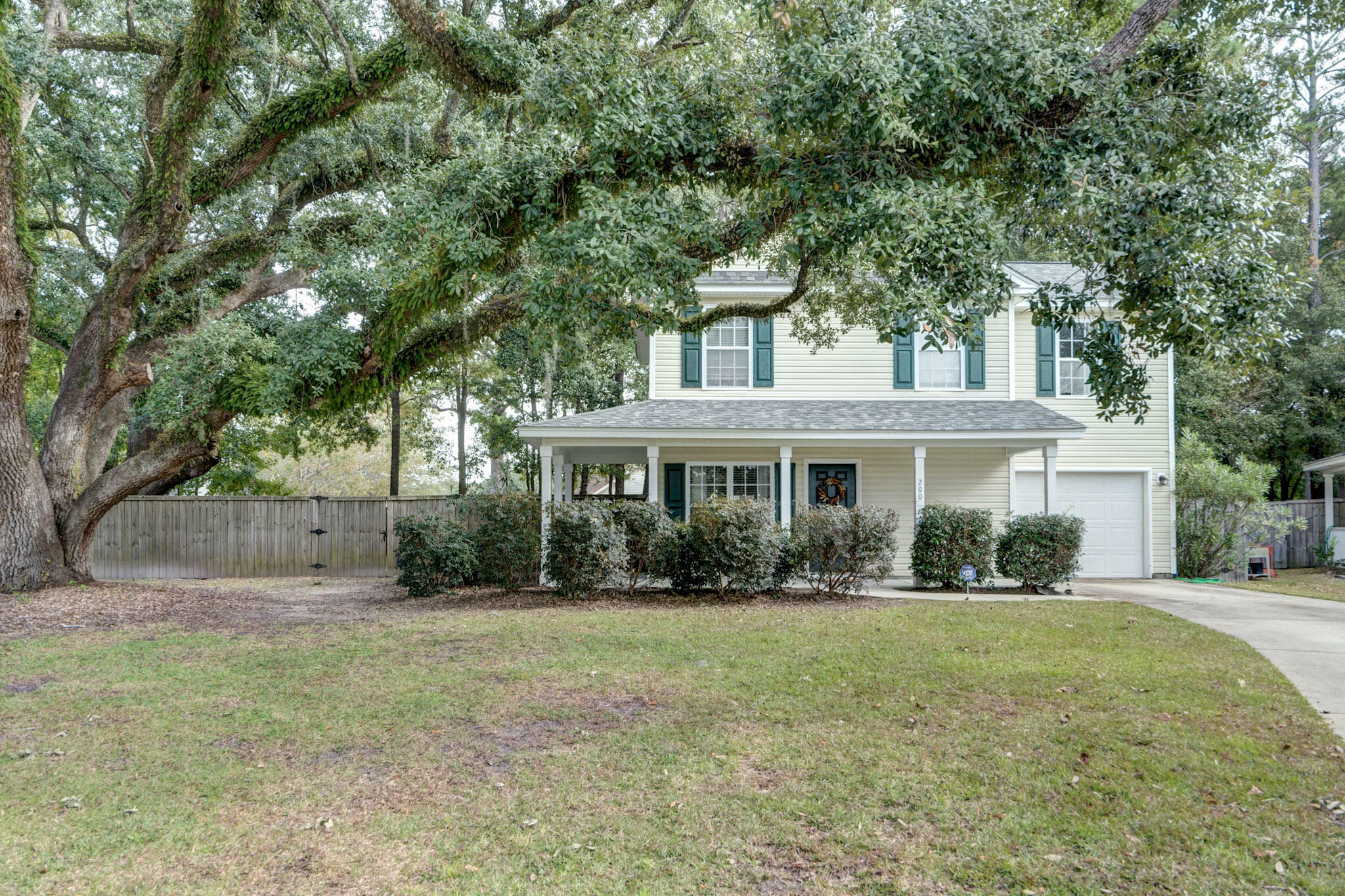 Property Photo:  200 Sherwood Court  SC 29410 