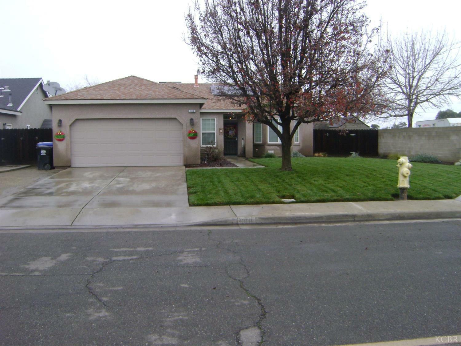 Property Photo:  900 Ventura Avenue   93212 