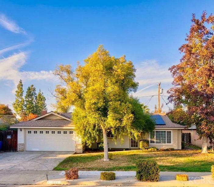 Property Photo:  254 W Amber Way  CA 93230 