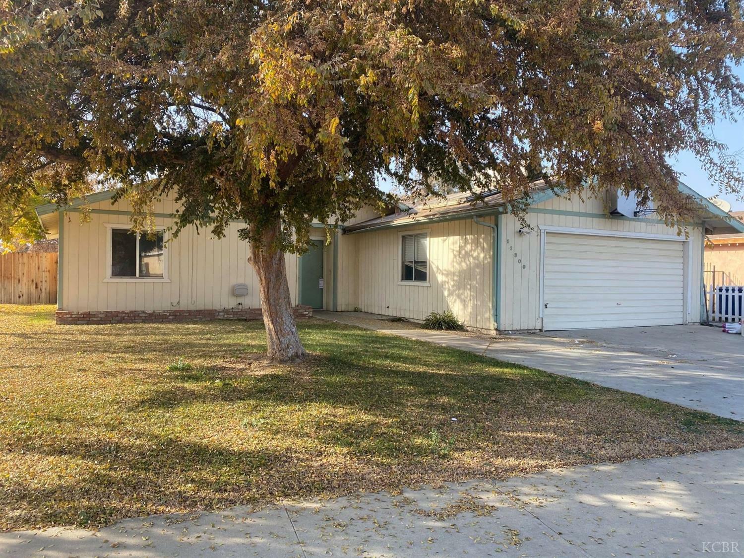 Property Photo:  11300 Christie Circle  CA 93202 