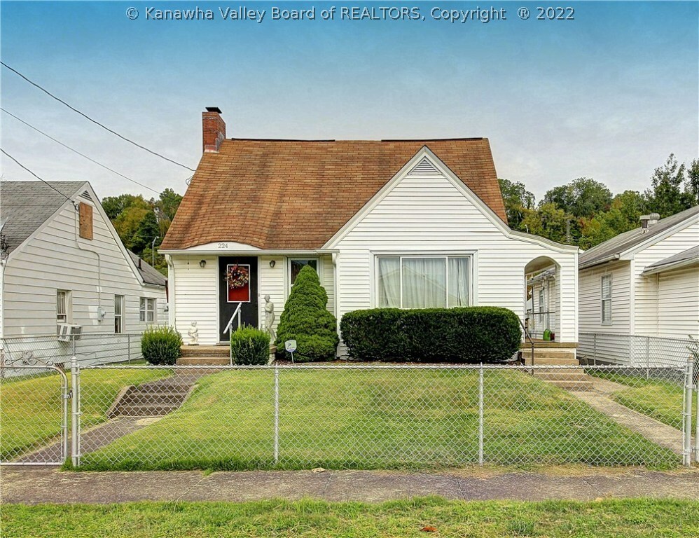 Property Photo: 224 Grosscup Avenue WV 25064