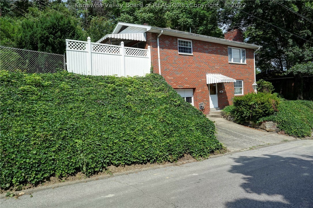 Property Photo: 871 Baier Street WV 25177