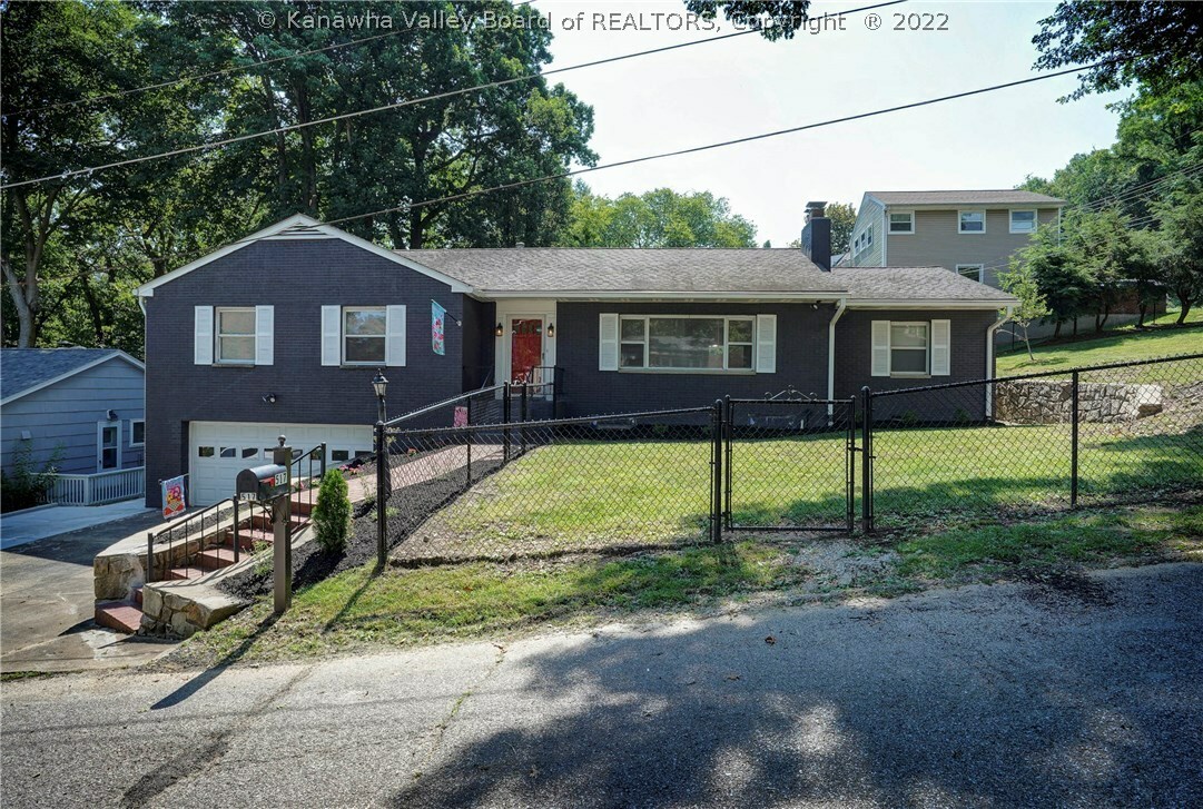 Property Photo: 517 Dabney Drive WV 25314