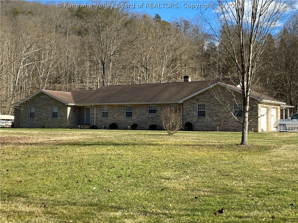 Property Photo: 101 Country Lane WV 25071