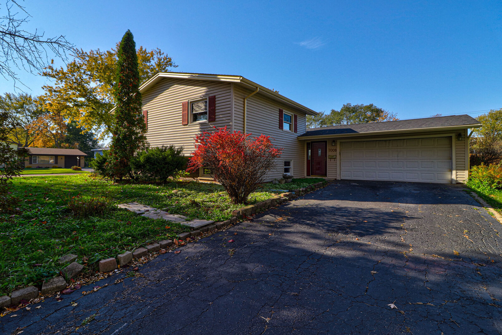 Property Photo:  7008 Longmeadow Lane  IL 60133 