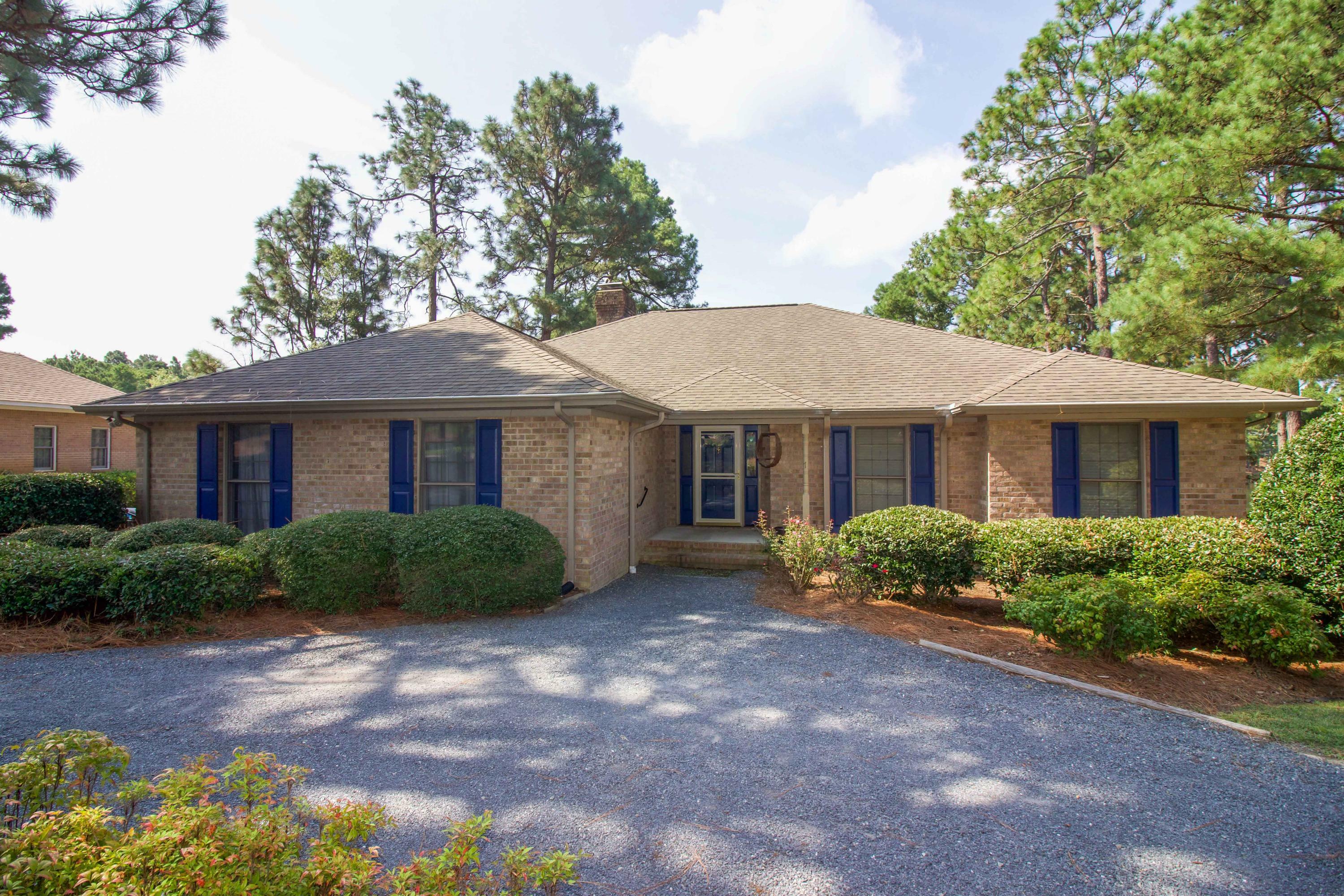 Property Photo: 7 Park Court NC 28374