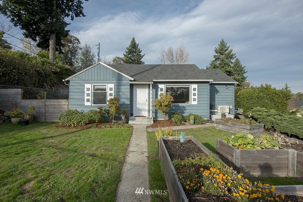 Property Photo:  3204 SW 100th Street  WA 98146 