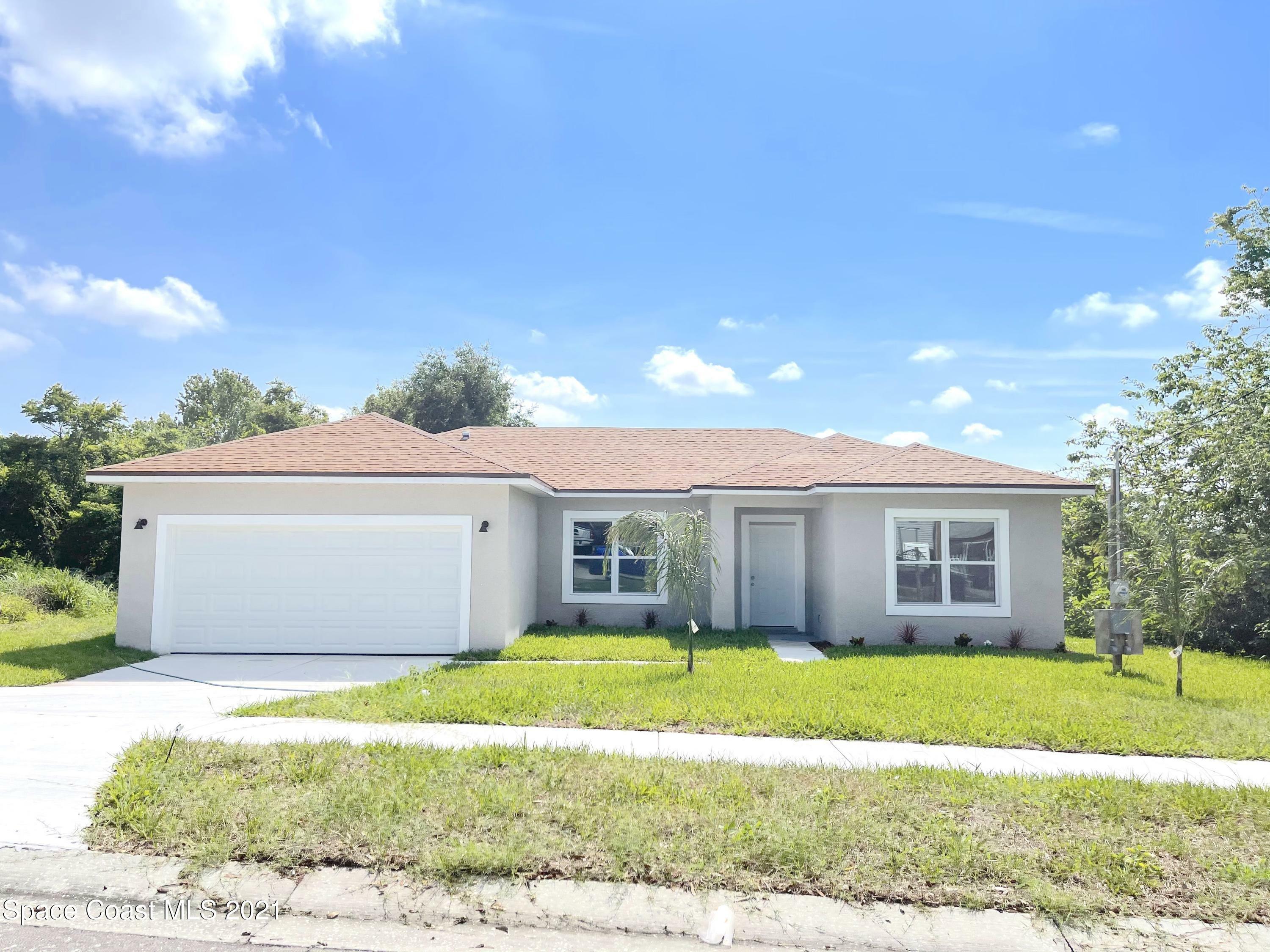 Property Photo:  847 Willowwood Avenue  FL 32796 