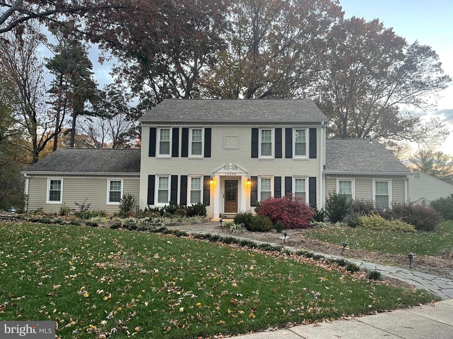 Property Photo:  10908 Hunt Club Road  VA 20190 