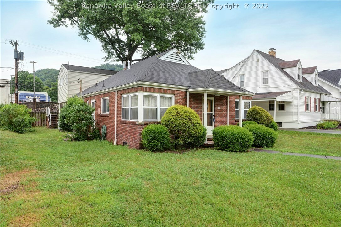 Property Photo: 3805 Noyes Avenue WV 25304