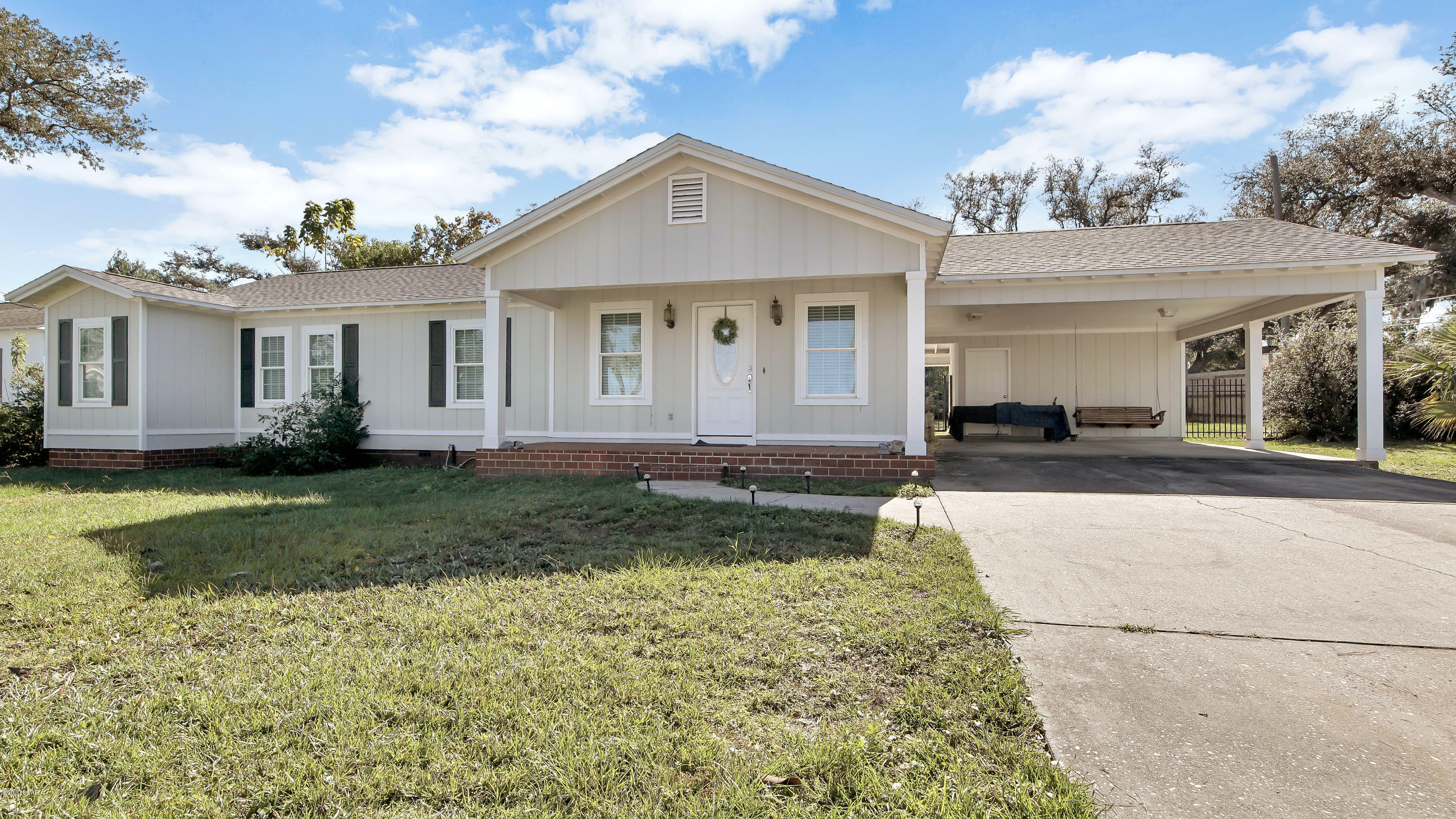 Property Photo: 606 E 5th Street FL 32401