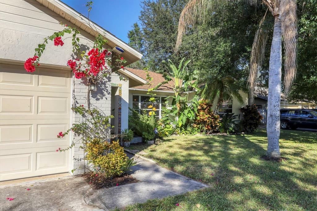 Property Photo:  923 Plum Tree Lane  FL 34243 